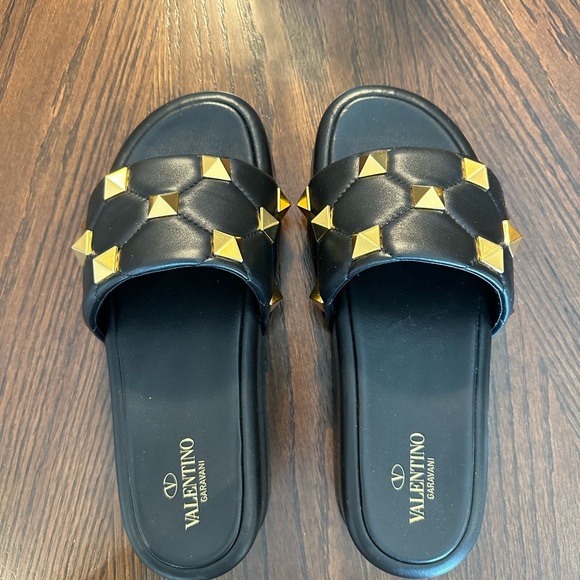 Authentic Valentino rock stud platform sandal - Picture 2 of 7